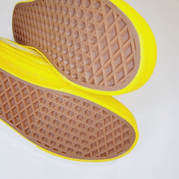 Vans x Haribo x Old Skool V 'Goldbears Sneaker Women's 5.5 - Picture 13 of 15